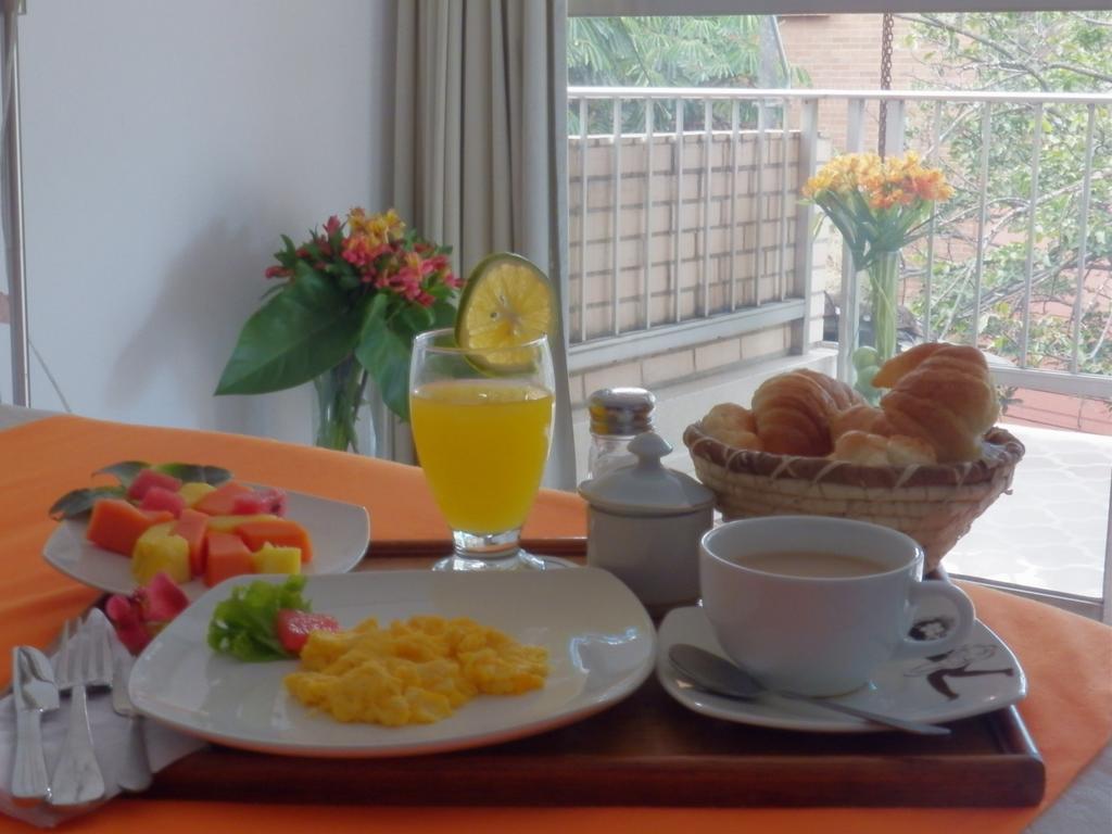Hotel Casa Santa Monica Norte Cali Kültér fotó